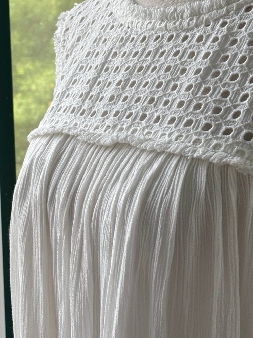Tommy Bahama Crinkle Rayon Sleeveless Dress White Eyelet NWT Size L - Picture 2 of 6
